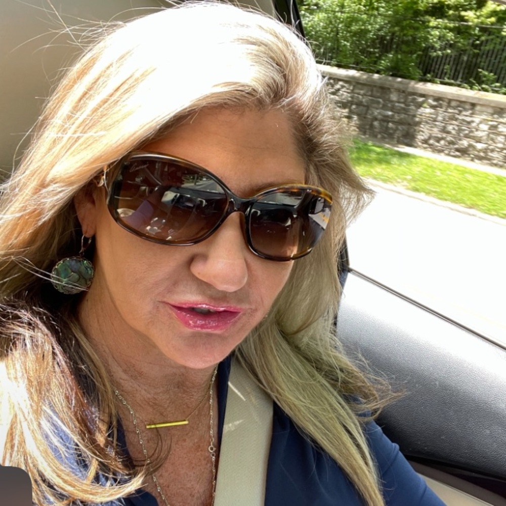 Meet your Posher, C Luxxe